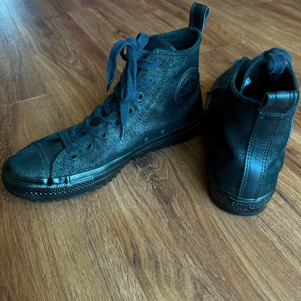 Converse All Star Chuck Taylor Suede Space
Mountain Hiker Navy Blue Sparkle